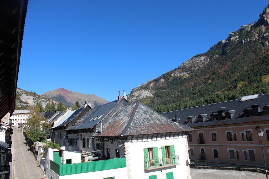 Albergue De Canfranc Estacion Cameră foto