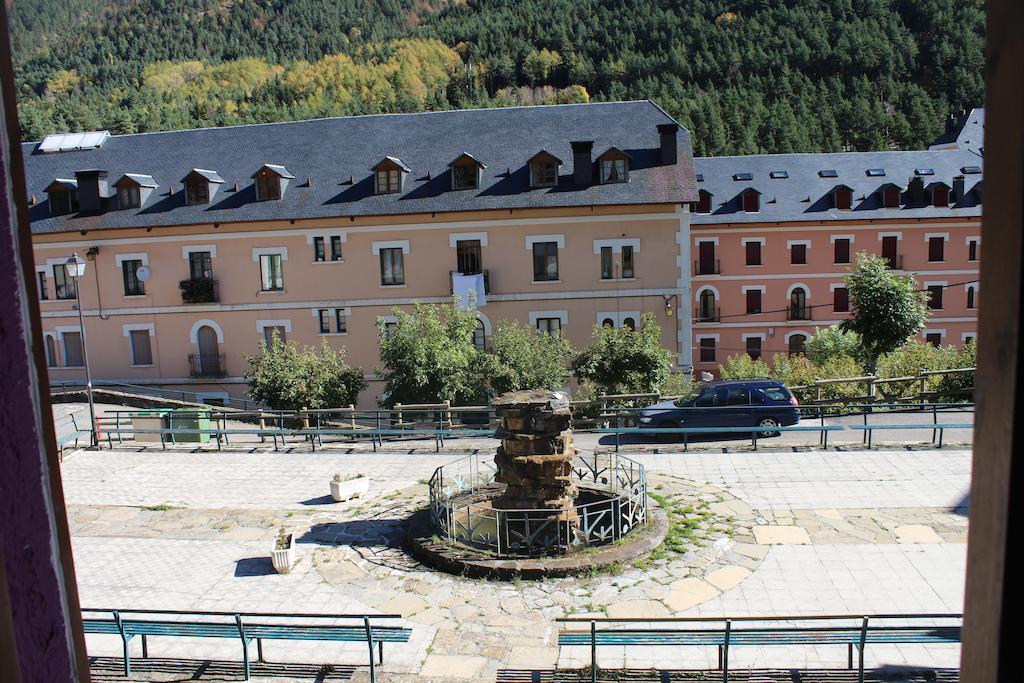Albergue De Canfranc Estacion Cameră foto